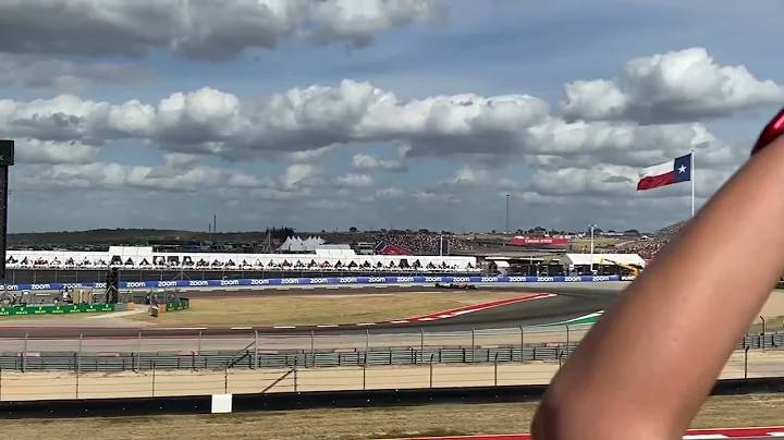 Max Verstappen passes Hamilton for lead at COTA 2022