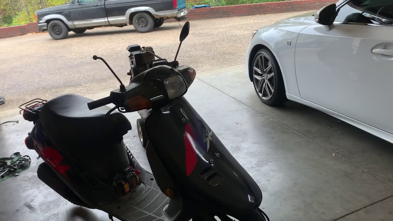 Why The Honda Elite 50 is my favorite 49cc scooter