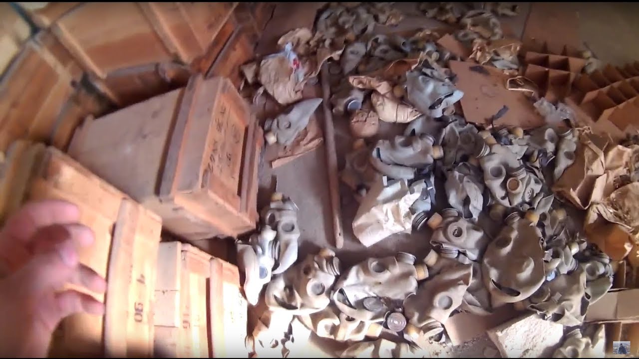 СТАЛК : НАШЛИ ЯЩИКИ ПРОТИВОГАЗОВ! ЗАБРОШЕННЫЙ ЗАВОД!