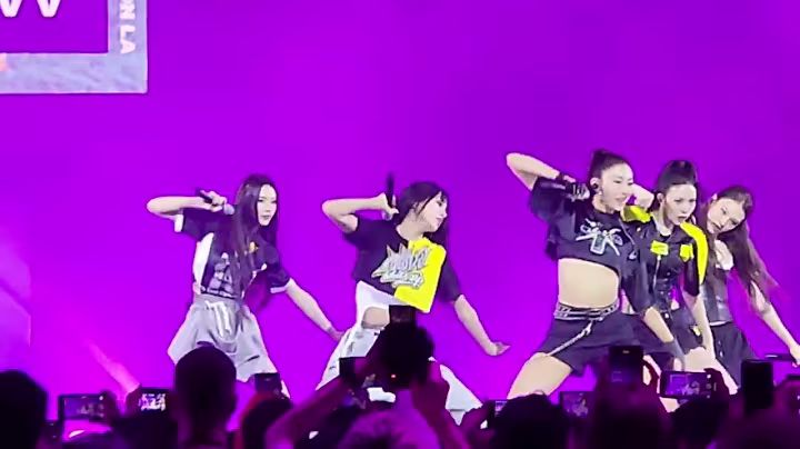 KCON LA 2025 Artist On Stage: MEOVV - HANDS UP + DROP TOP Fancam [8/2/25]