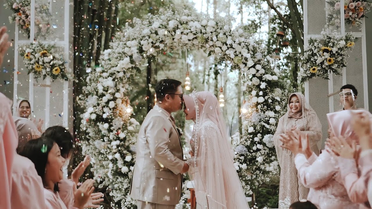 Beautiful Bangladeshi wedding couple, showcasing a premium Wedding Cinematic Video service in Bangladesh