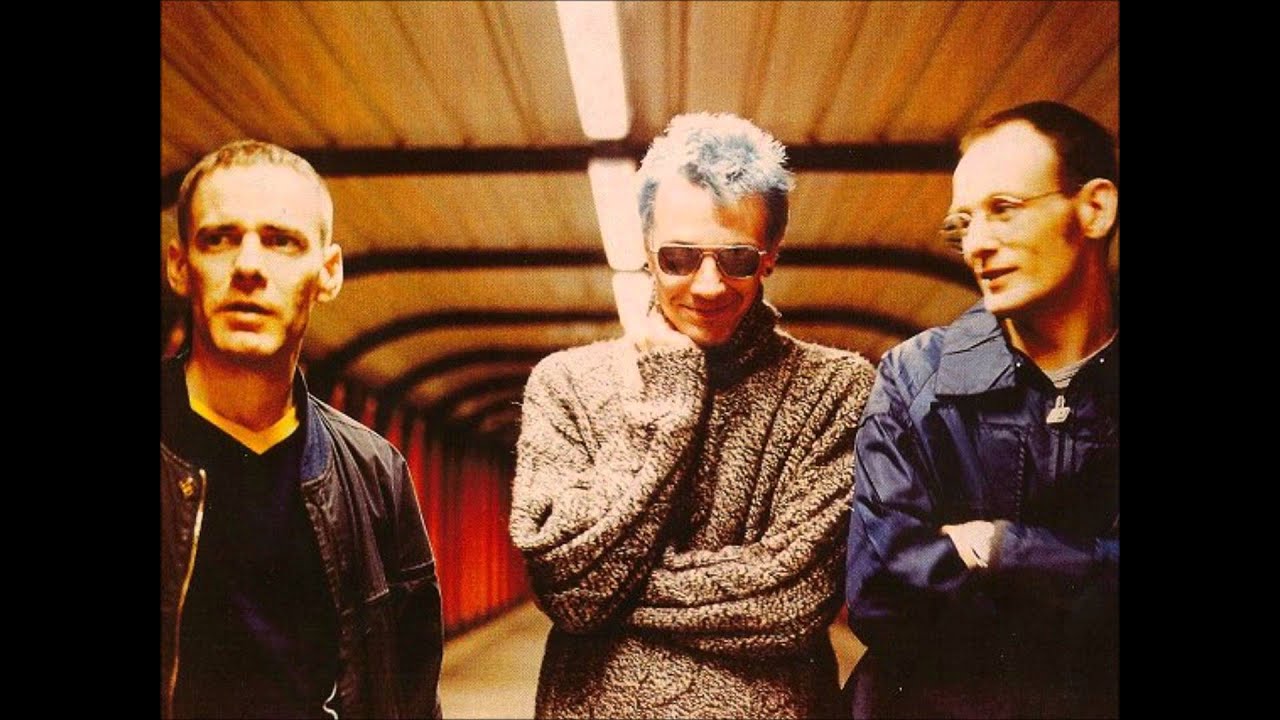 2 Bit Pie - Colours auf YouTube ansehen 2 Bit Pie - Colours auf YouTube ansehen