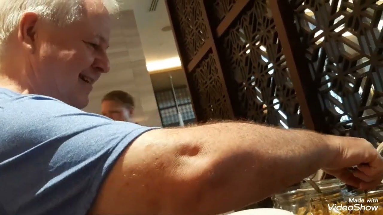 Aneka cita rasa sajian sarapan pagi dari beberapa Negara di Fairmont Hotel Jakarta