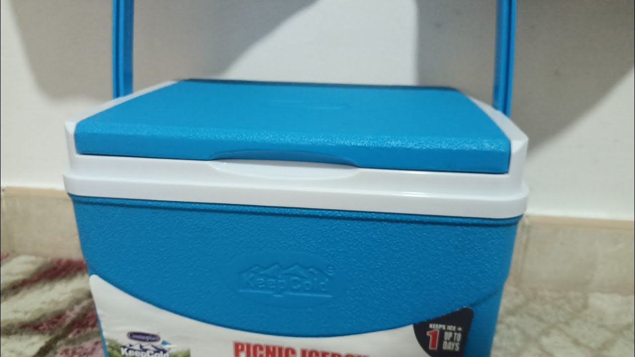 Unwrapping my new picnic icebox