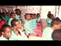 macalin fahmey oo waalidinta iyo ardayda dardaarin u hibeeyey....