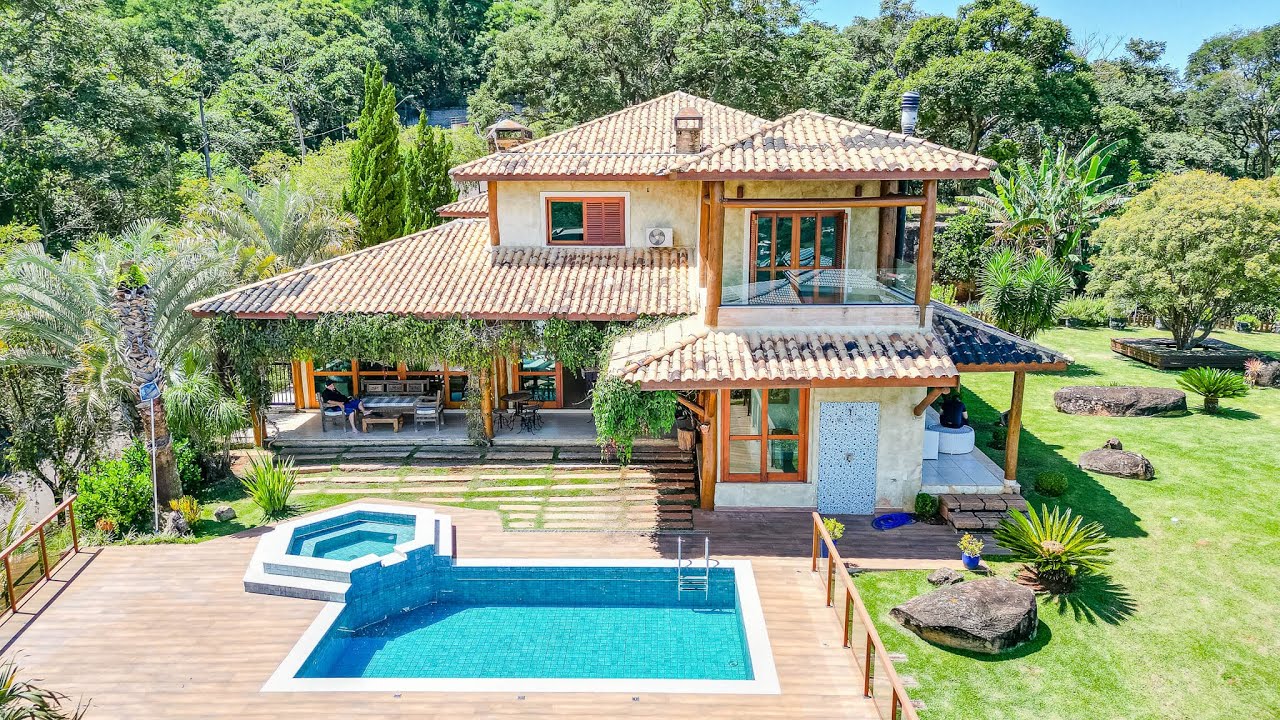 CASA MARAVILHOSA COM MELHOR VISTA DE ATIBAIA EM COND. FECHADO