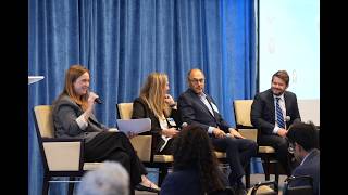 Why Insurgents Are Crushing Establishment Democrats | Campaign Strategists Explain