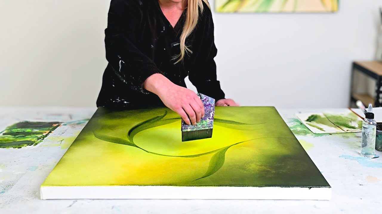 GLOW in Green🫶 / Circular Botanical Flower Painting