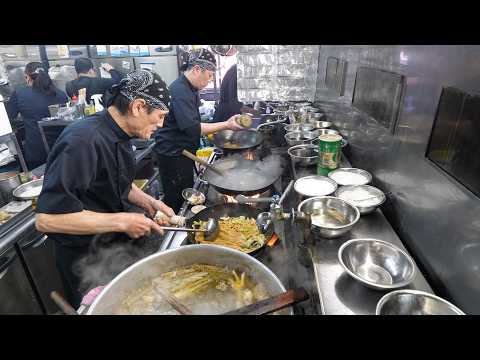 A 50-Year Chinese Cooking Pro Teaches You How to Make Epic Fried Rice!"
