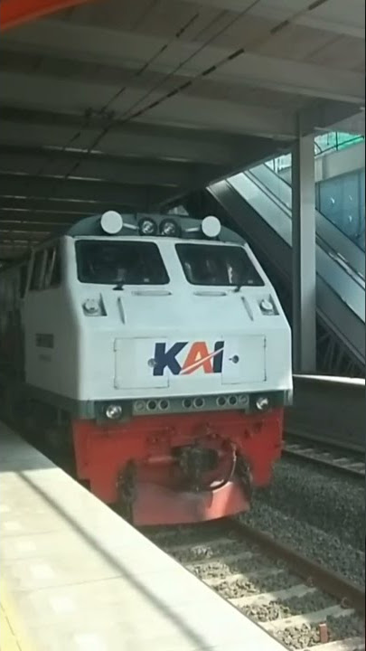 Semboyan 40,41,35 Pluit pengusir Kereta Api