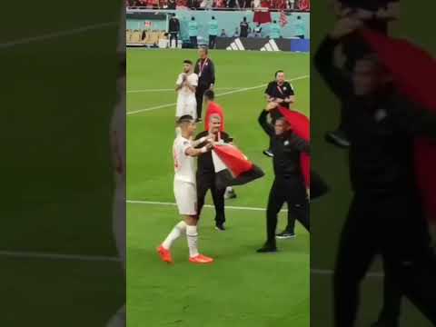 لا تاسفن على غذر زمان لطالما رقصت فوق جتت اسود كلاب