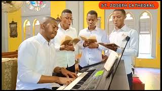 Hiki Ni Chakula Cha Mbingu.by Fr. D. Ntapambata - Waimbaji - The Tenors - St. Joseph Cathedral Dsm.