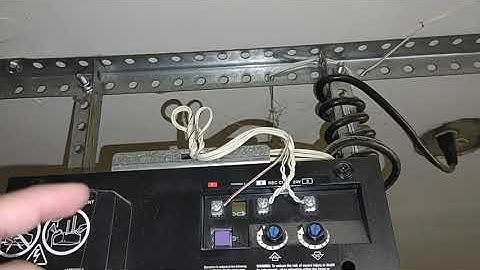 How to Program A Universal Remote Control JJ-RC-SM24-LT For Garage Door