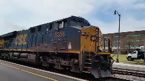 [CSX]5356 ES40DC & ES44AH Leads V690-23 With Mr R.W @ The Controls His Famous Hornshows In Fay NC