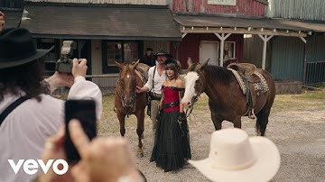 Thumbnail of Ella Langley (feat. Riley Green) - you look like you love me (Official BTS Video)