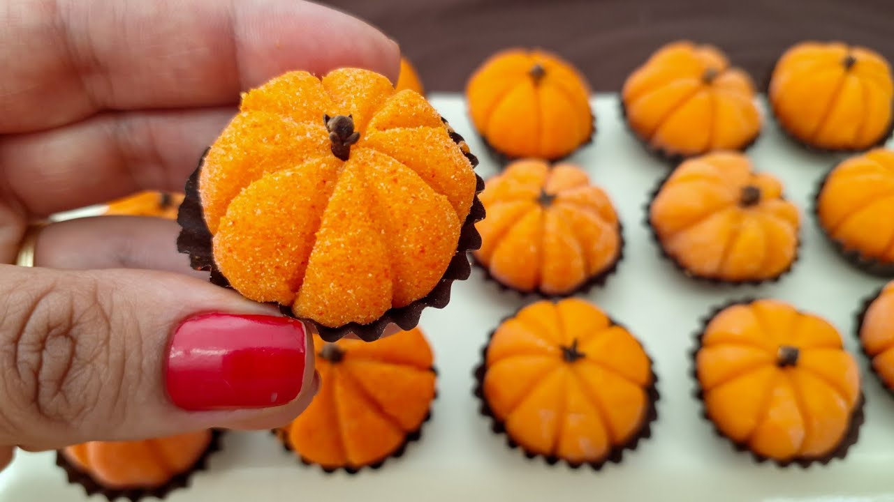 DOCINHOS PARA HALLOWEEN 🎃 Brigadeiro de leite ninho em formato de abóbora!