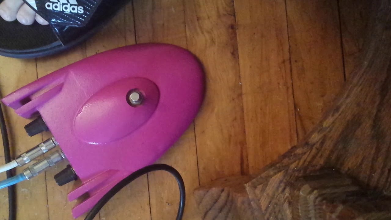 Roger Mayer Mongoose's sound cutting out (bad footswitch?)