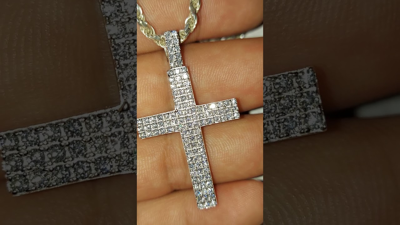 Watch 1.7ct Moissanite FLASH TEST (Harlem Bling) on YouTube Watch 1.7ct Moissanite FLASH TEST (Harlem Bling) on YouTube