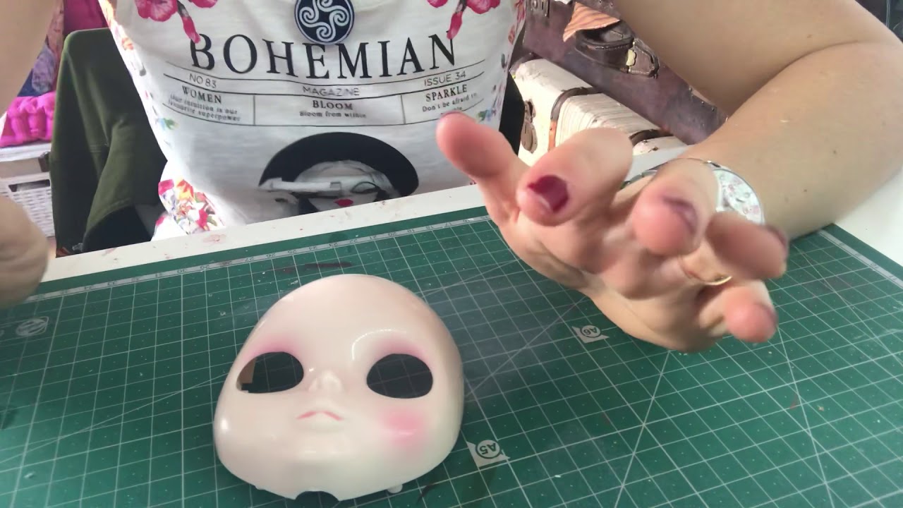 Truco para desmaquillar una blythe sin usar lija