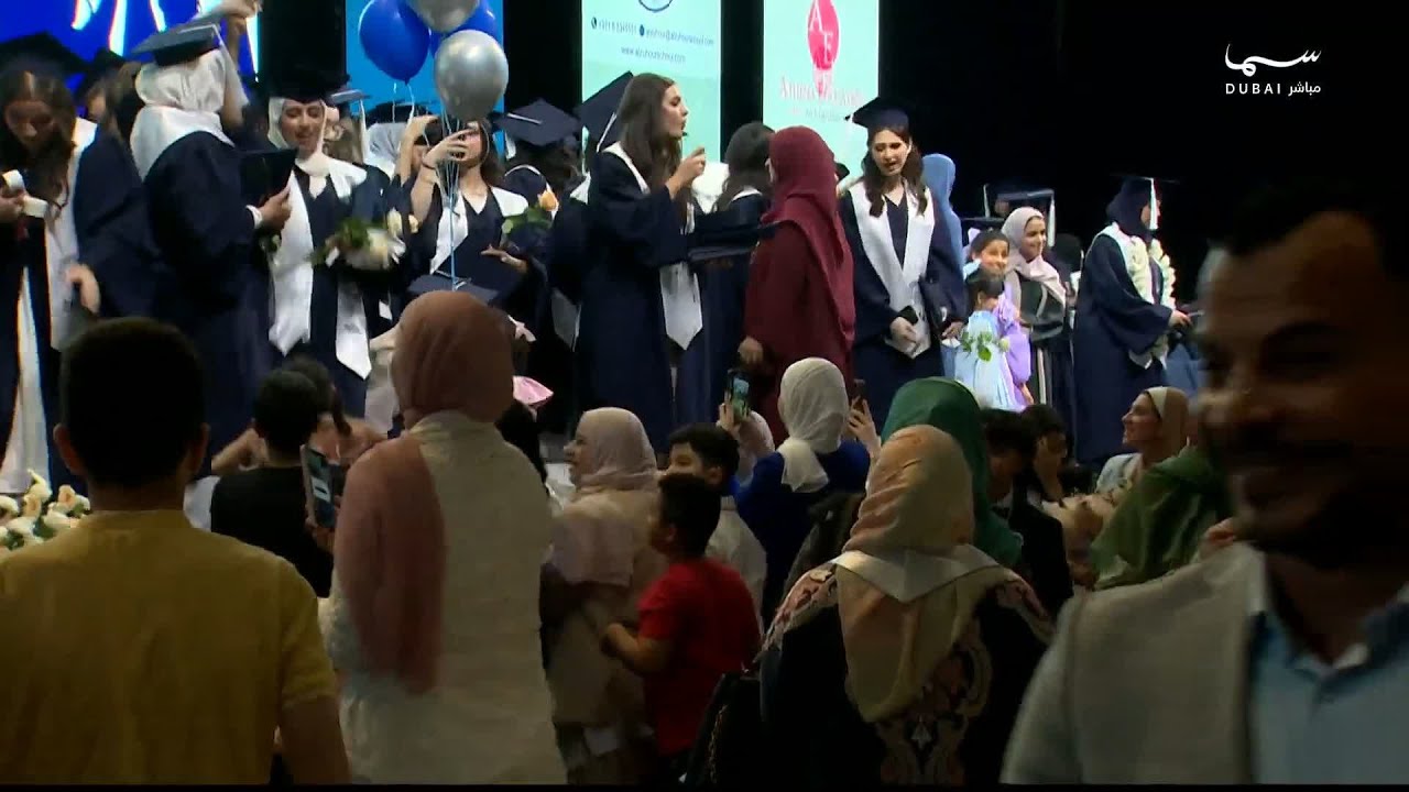 حفل تخرج طلبة مدرسة الزهور بالشارقة