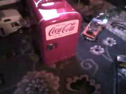 Koolatron Coca Cola Personal 6-Can Mini Fridge Review - YouTube