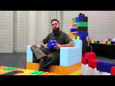 Video: Muebles de Giant Lego Bricks: LunaBlocks