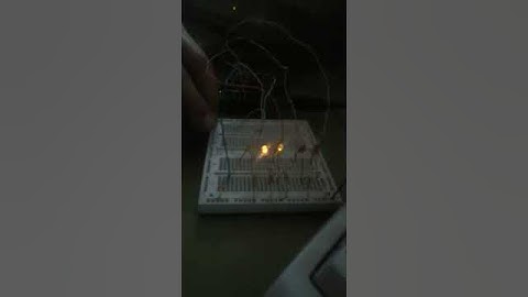 Proyecto Arduino - "Coche Fantástico" - Alejandro Amado y David Olmedo (Néstor Almendros)