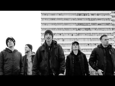 Alarmsignal vs. The toten Crackhuren im Kofferraum 2