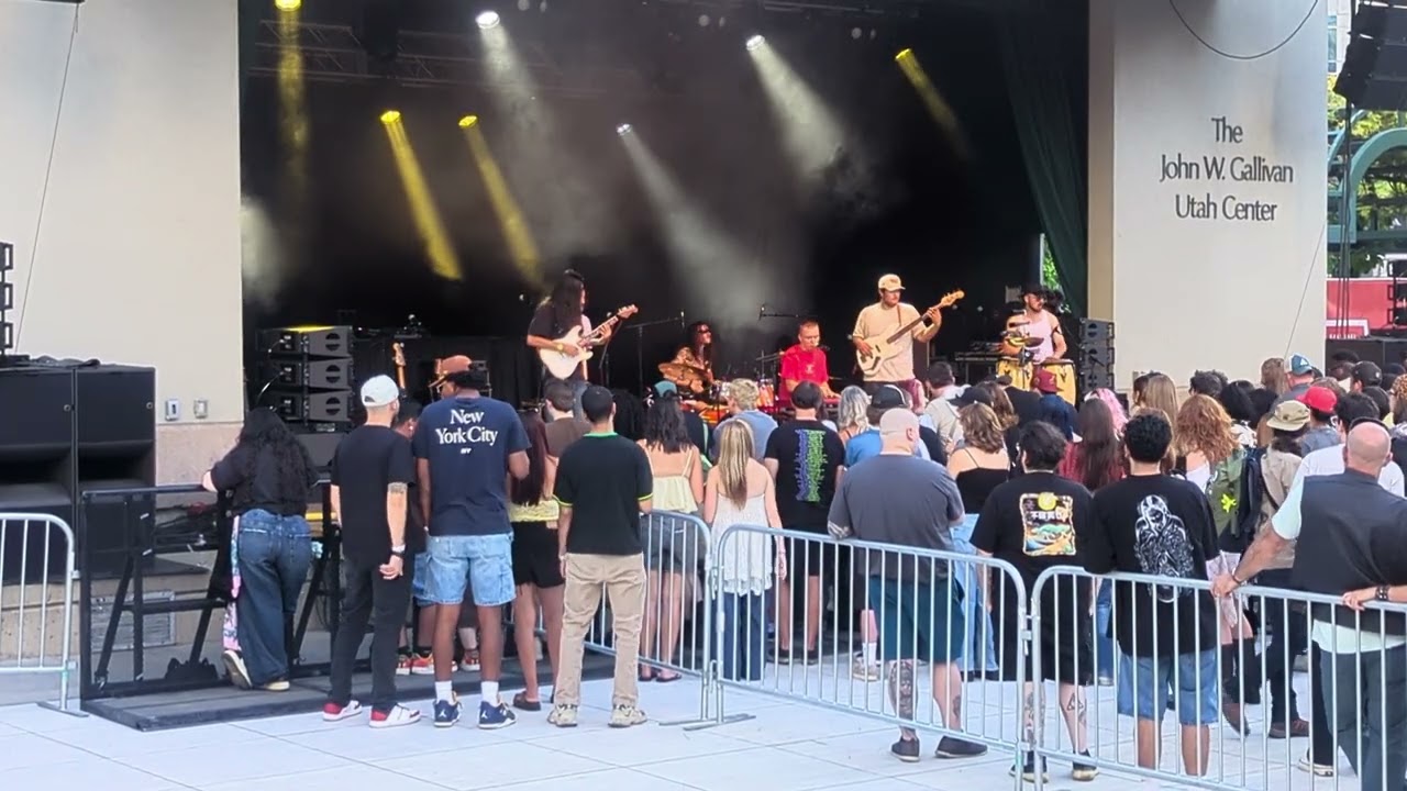 YouTubeでBad Luck Brigade - REVERSE - Live Salt Lake City, Utah - Gallivan Center - 2025-07-12を視聴 YouTubeでBad Luck Brigade - REVERSE - Live Salt Lake City, Utah - Gallivan Center - 2025-07-12を視聴