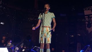 Stromae - Papaoutai + end credits (clips)(Live@ the Boulevard Pool, Las Vegas, 4-17-15) Stromae - Papaoutai + end credits (clips)(Live@ the Boulevard Pool, Las Vegas, 4-17-15)
