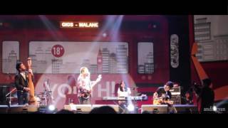 High Quality Payung Teduh - Mari Bercerita live in Malang stadion gajayana 9 sep 2016