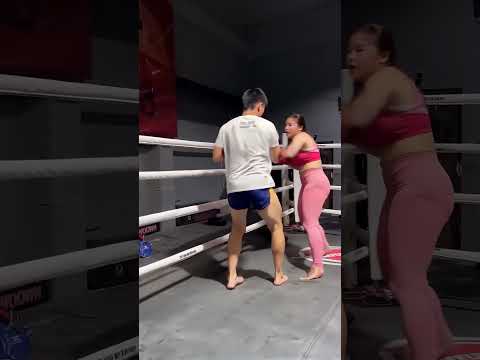 Boxing training is unstable#7 #ai #boxing #funny #training #shorts #youtubeshorts