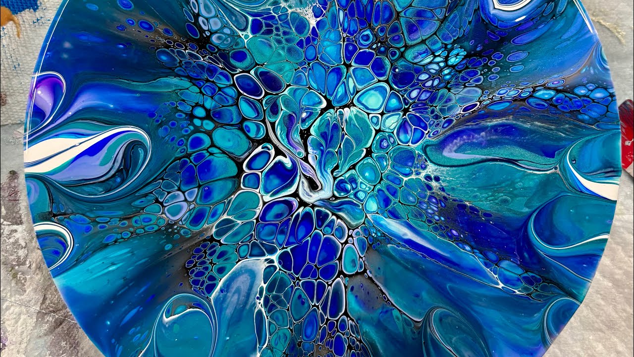 (1589) Beautiful Bloom Technique on a Record, Acrylic Paint Pouring ...