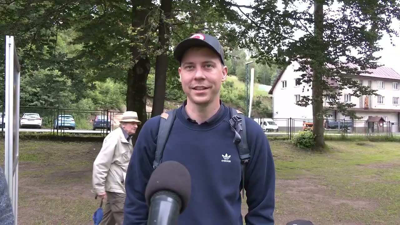 Vernisáž výstavy v parku Riedelovy vily v Desné 14. 6. 2024