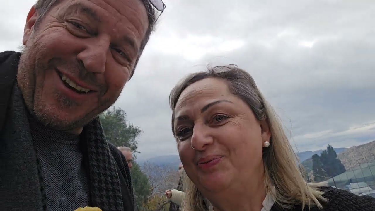 πατάτες τηγανητές στην παρασιά καλλιτσούνια χορτόπιτες και όλα τα ελέη του Θεού στην Μόνη Καλλέργη