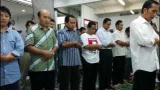 Jokowi Jadi Imam Salat Anies Baswedan Sebelum Resmi Menjadi Presiden Indonesia