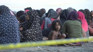 شاهد: 200 لاجئ من الروهينغا المسلمة يصلون إلى أحد شواطئ إندونيسيا