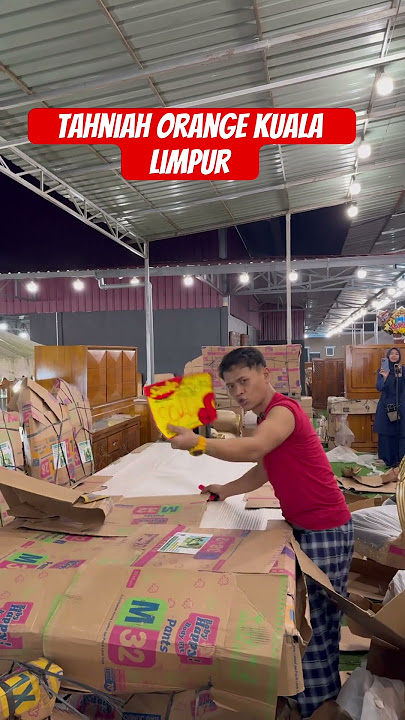 Satu kontena yang baru sampai lapan puluh persen dah sold
