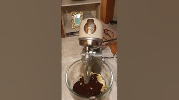 SIMPLE CHOCOLATE BUTTERCREAM!!