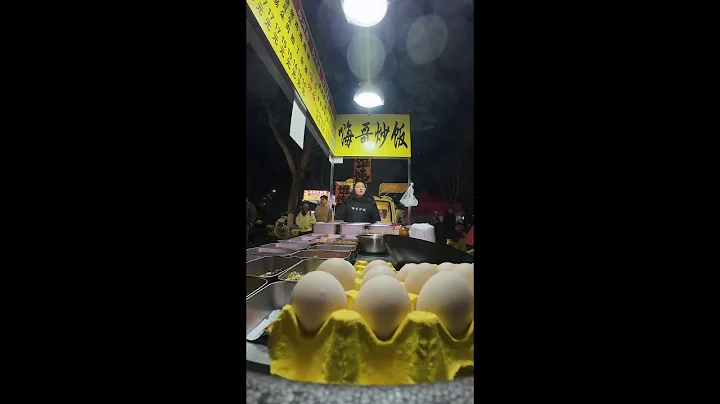 Enjoying delicious food - 纵览美食直播