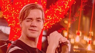 The Hives - A Christmas Duel ft. Anna Maria Espinosa / Musikhjälpen 2016 chords