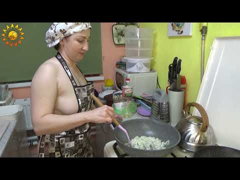 Video: Cum Se Gătește Julienne Cu Pui