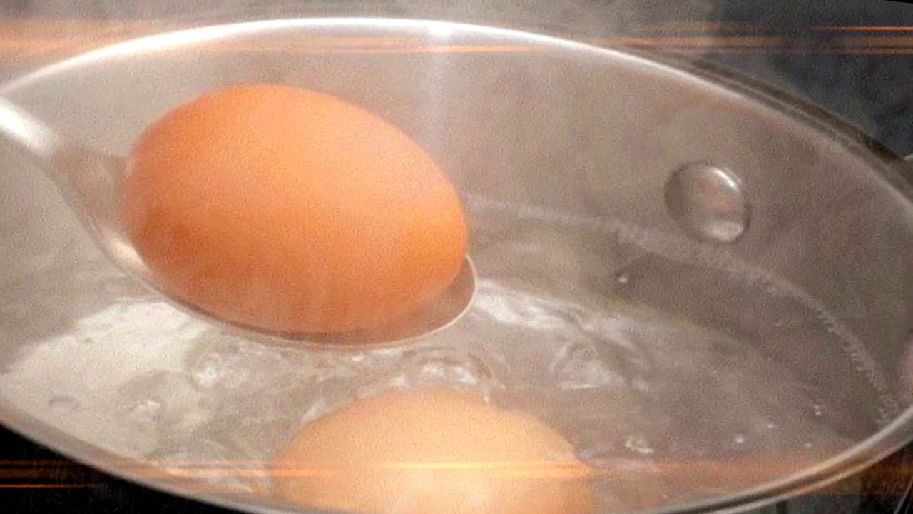 Долгая варка яиц. Крепкие яйца. Почему нельзя варить яйца в горах. Зачем яйца в блинах
