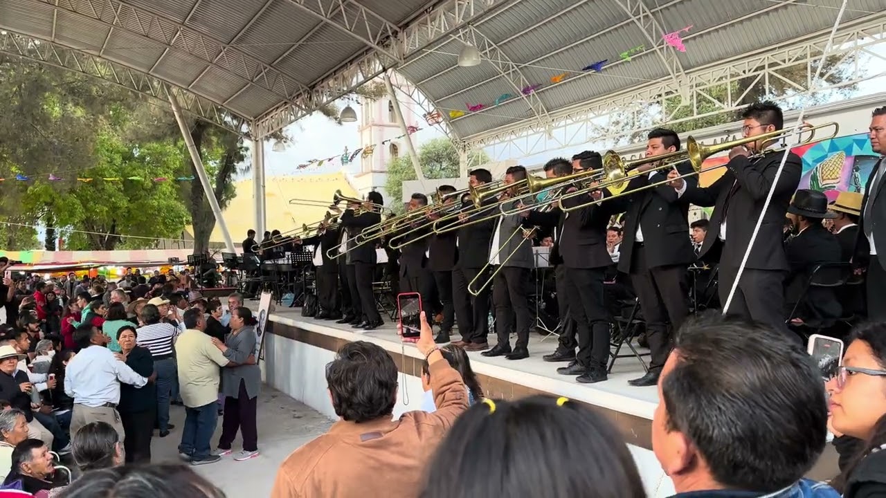 Bésame mucho Banda sinfónica Silvestre Revueltas del mtro.Cesar Velásquez