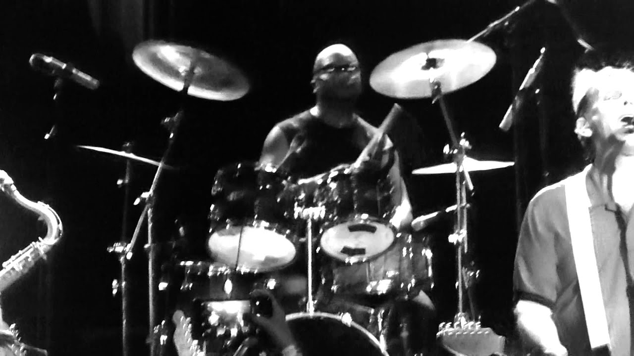 The English Beat Mirror In The Bathroom (The Roxy, Los Angeles CA 1