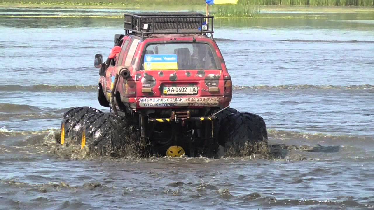 Дед Мазай купает Бомбу. И не только...