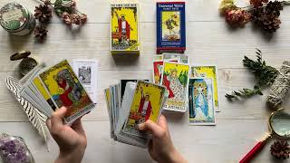 Сравнение разных колод Уэйта Raider Waite Yellow box и Universal Waite Tarot