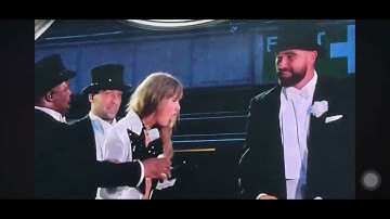 Travis Kelce joins Taylor Swift on stage eras tour London-I Can Do It with a broken heart