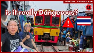 Thailand Travel Vlog: Mae Klong Railway Market - cheapest market [English Sub]