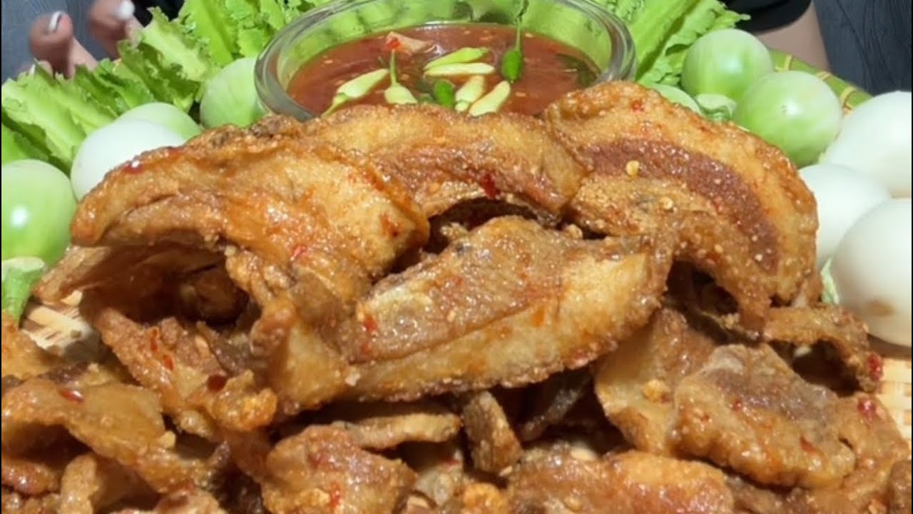 mắm tóp mỡ ba rọi giòn rụm . Ăn với mắm dưa cá cơm ngon nha cả nha ️ ...